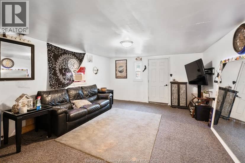58 McDONALD STREET — photo 32 of 40