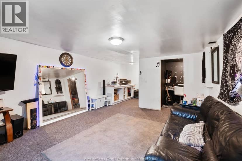 58 McDONALD STREET — photo 33 of 40