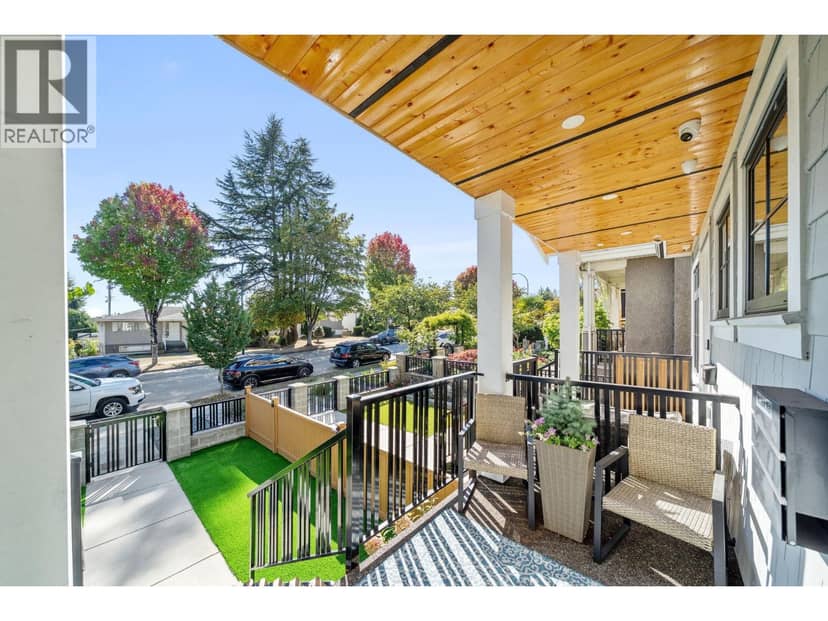 1 2749 E 54TH AVENUE, Vancouver, photo 2