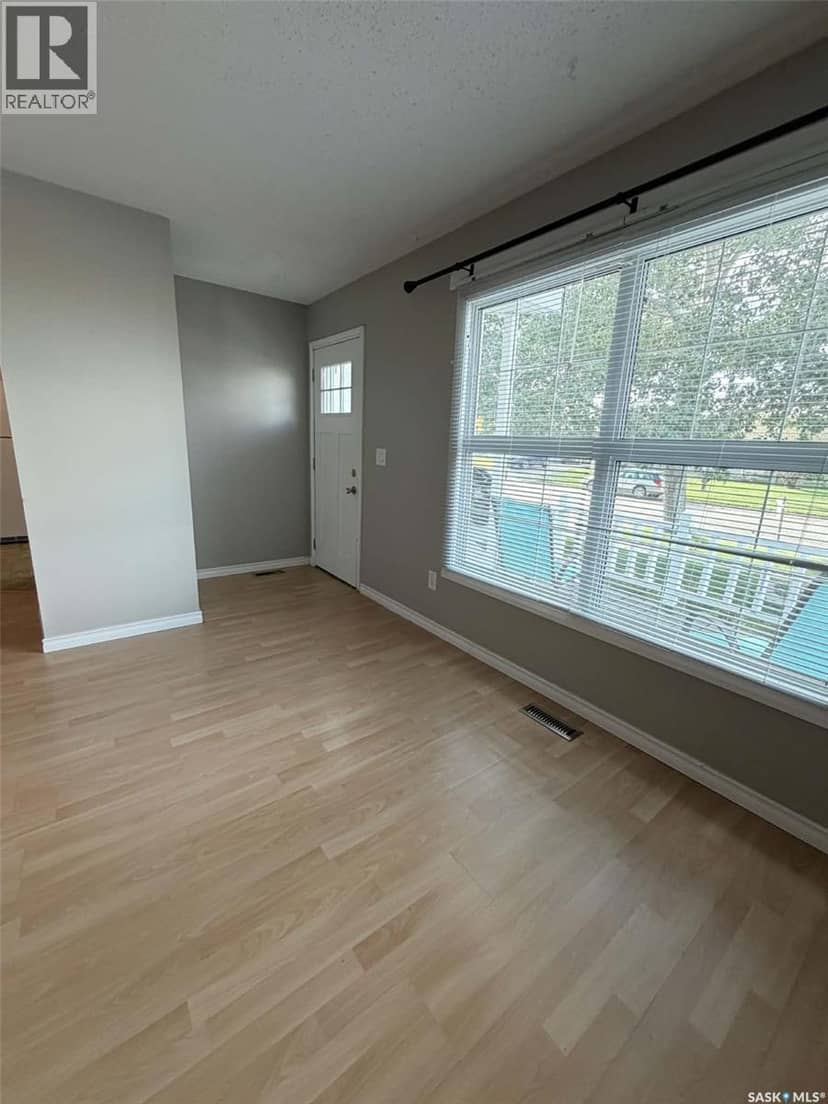 330 Coteau STREET, Milestone, photo 2