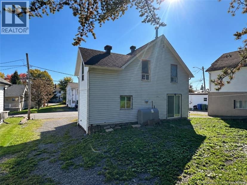 27 Lainey Street — photo 15 of 17