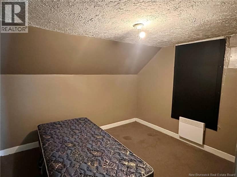 27 Lainey Street — photo 11 of 17
