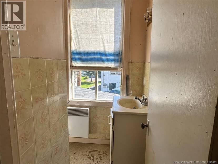 27 Lainey Street — photo 12 of 17