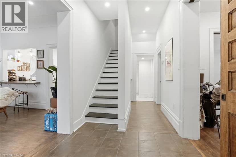 147 EMERALD Street S, Hamilton, photo 7