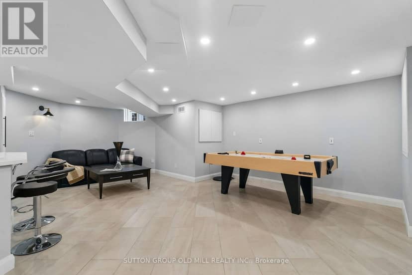 7 Rolling Meadow Drive — photo 35 of 40