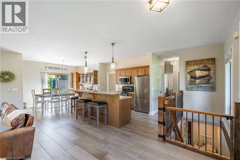 46 SEA BREEZE Drive — photo 10 of 40