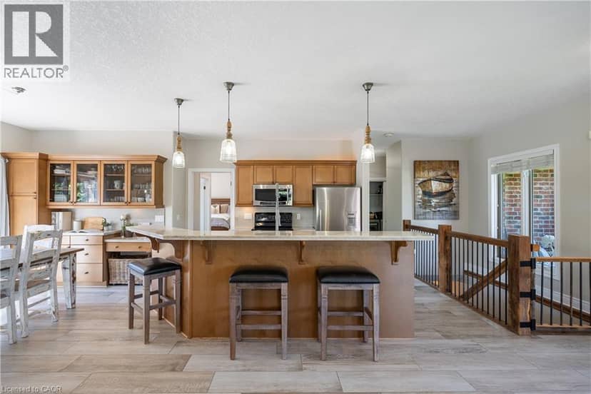 46 SEA BREEZE Drive — photo 13 of 40