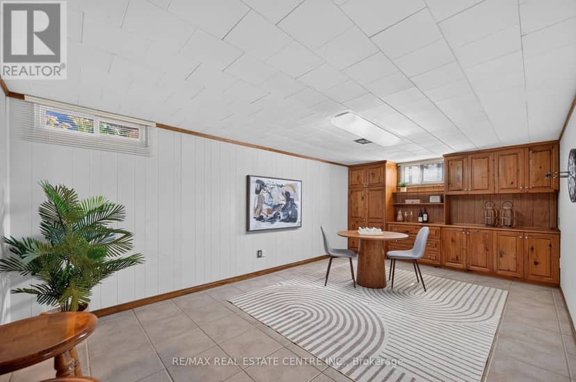 107 Laurentian Drive — photo 23 of 40