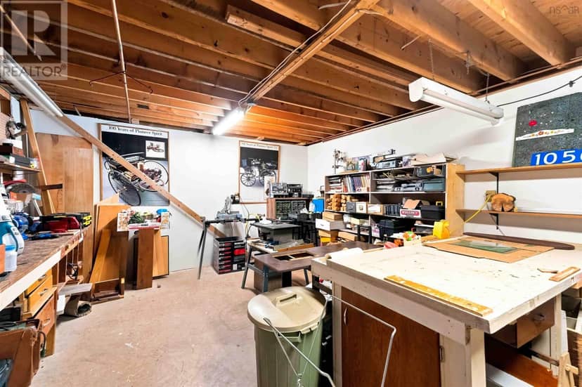 72 Maple Drive — photo 30 of 33