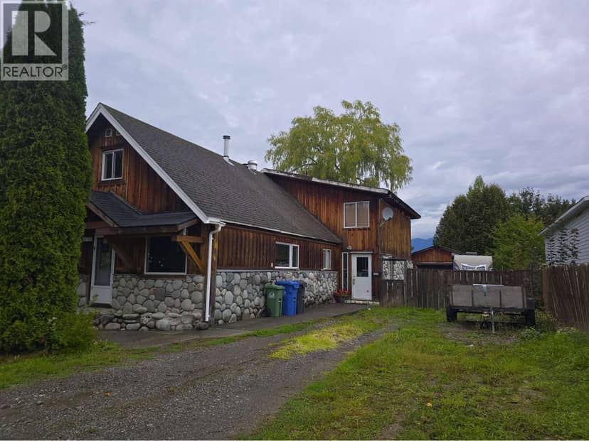 5024 AGAR AVENUE, Terrace, photo 3
