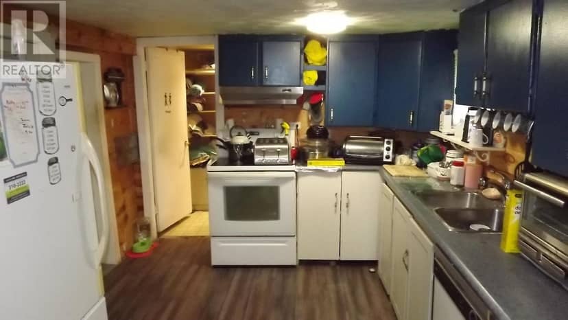 245 Westhill RD, Elliot Lake, photo 2