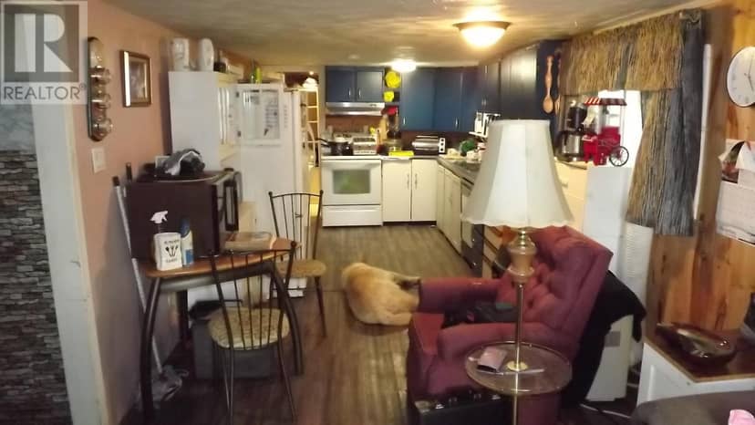 245 Westhill RD, Elliot Lake, photo 3