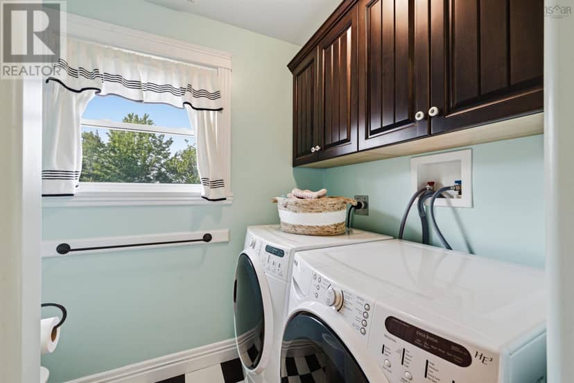 975 West Ship Harbour Road — photo 9 of 40