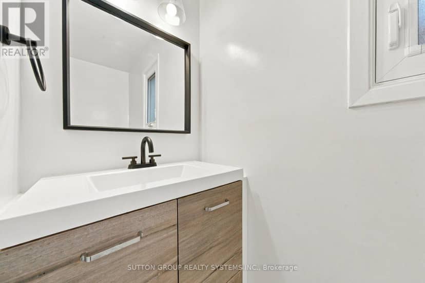 2250 Munn's Avenue, Oakville, photo 5