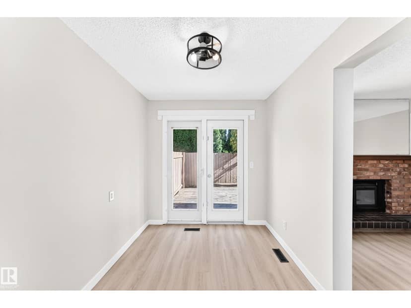 2343 139 AV NW — photo 11 of 40
