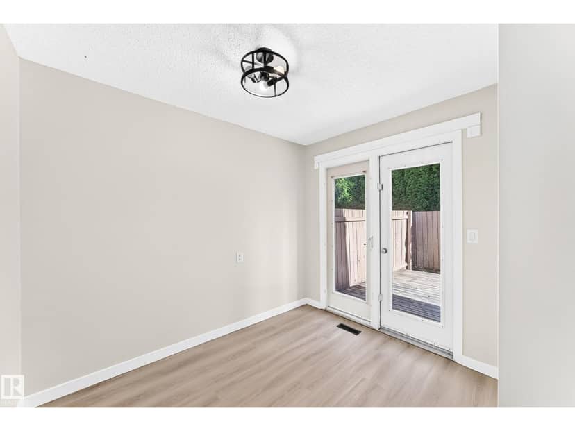2343 139 AV NW — photo 10 of 40