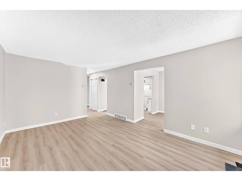 2343 139 AV NW — photo 17 of 40
