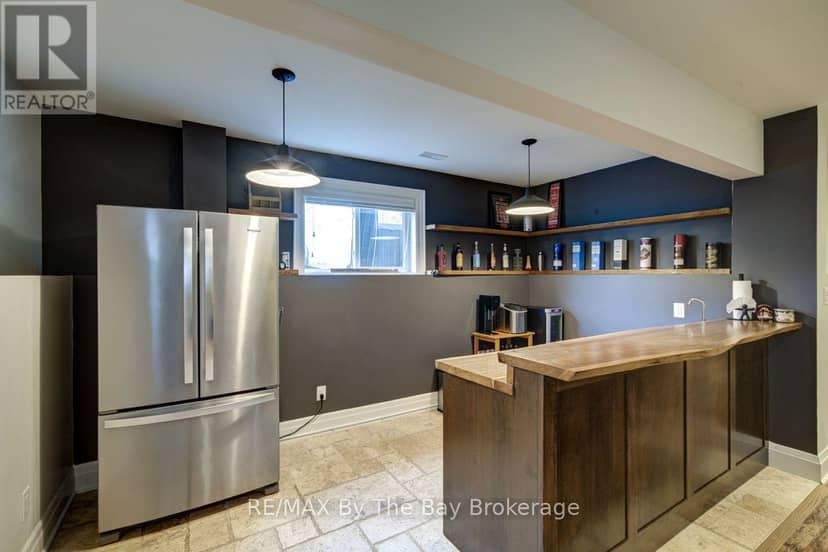 101 Stanley Street — photo 37 of 40