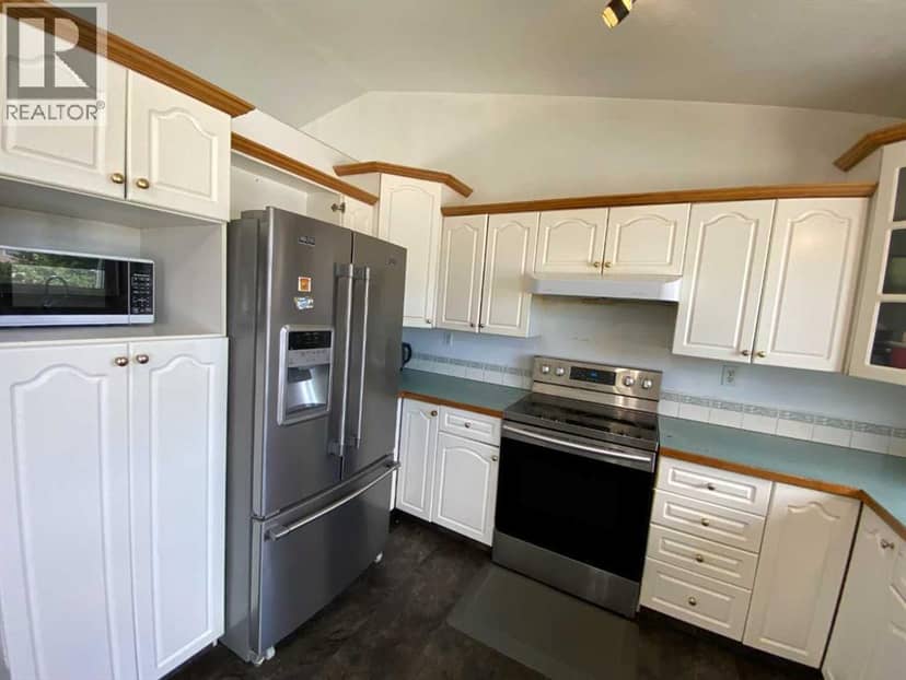 52 Upland Drive W, Brooks, photo 4