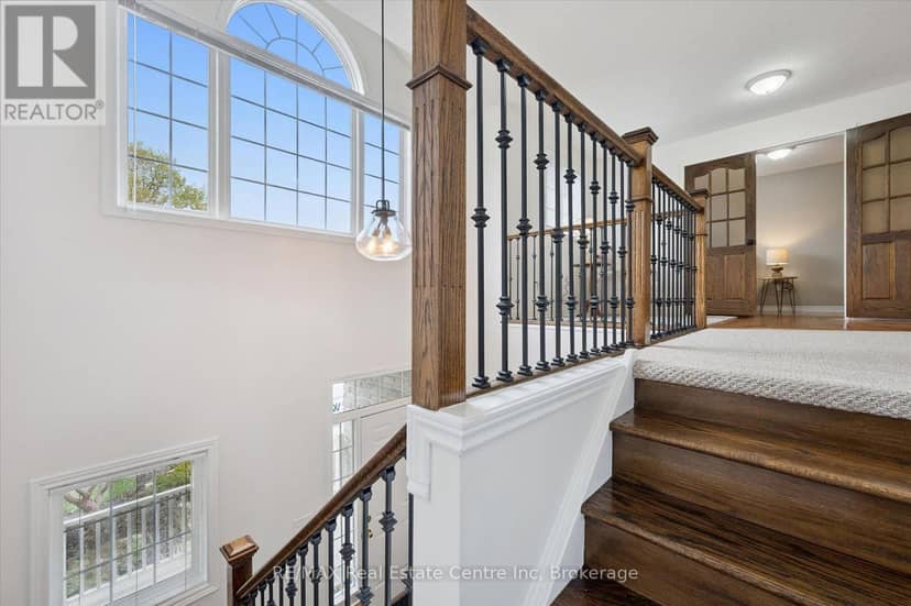 7 Hardy Street — photo 17 of 36