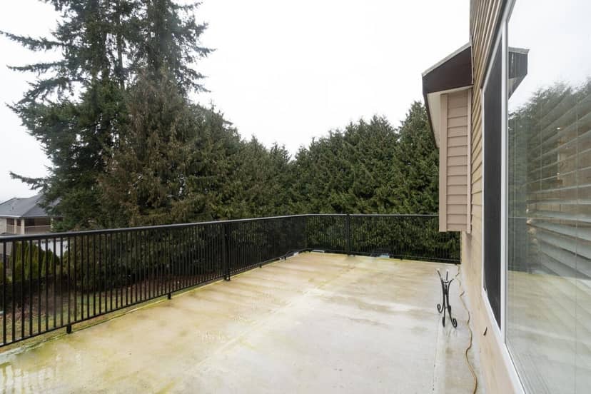 UPPER 14229 114 AVENUE, Surrey, photo 6