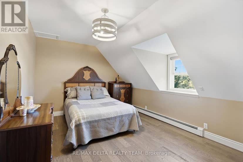 838 Laval Street — photo 15 of 40