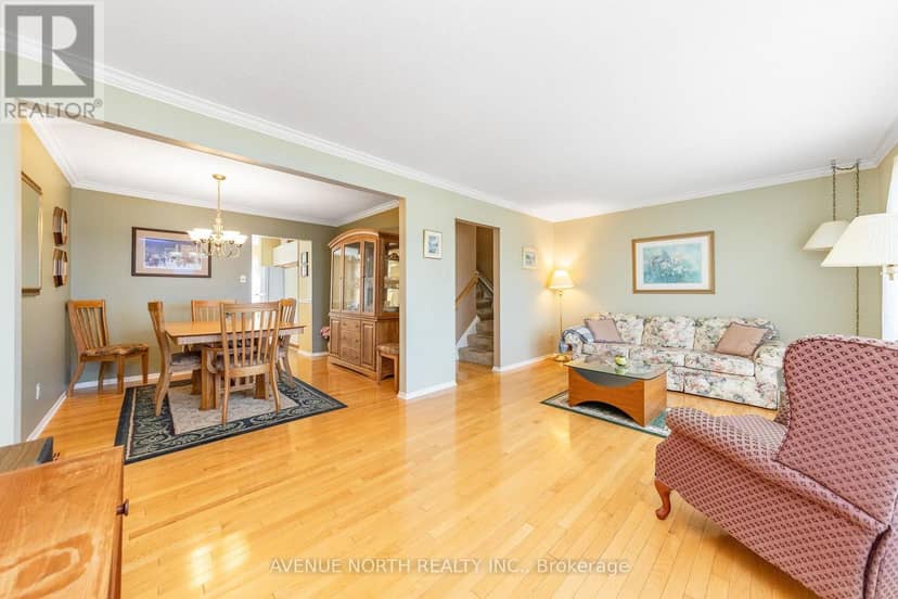 239 - 2270 Cotters Crescent — photo 14 of 37