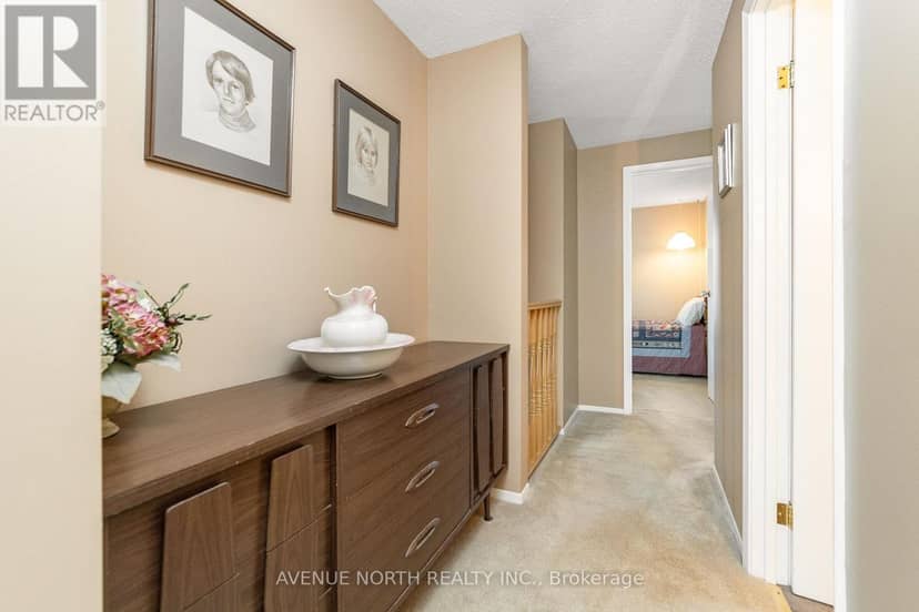 239 - 2270 Cotters Crescent — photo 19 of 37