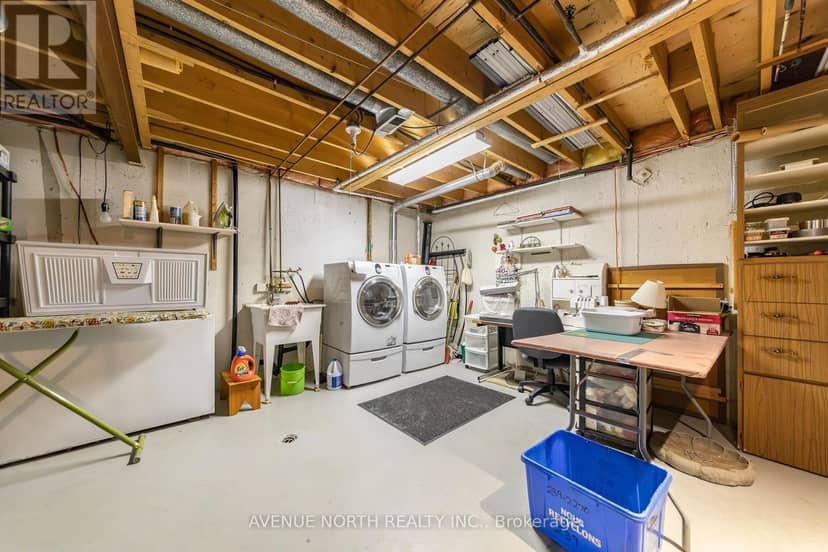 239 - 2270 Cotters Crescent — photo 32 of 37
