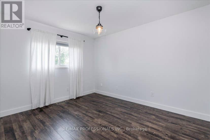 10 Corrie Crescent — photo 14 of 31