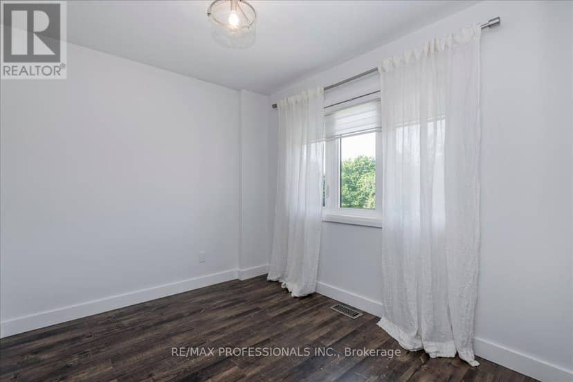 10 Corrie Crescent — photo 17 of 31