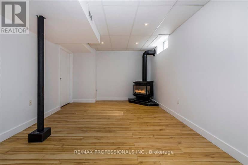 10 Corrie Crescent — photo 20 of 31