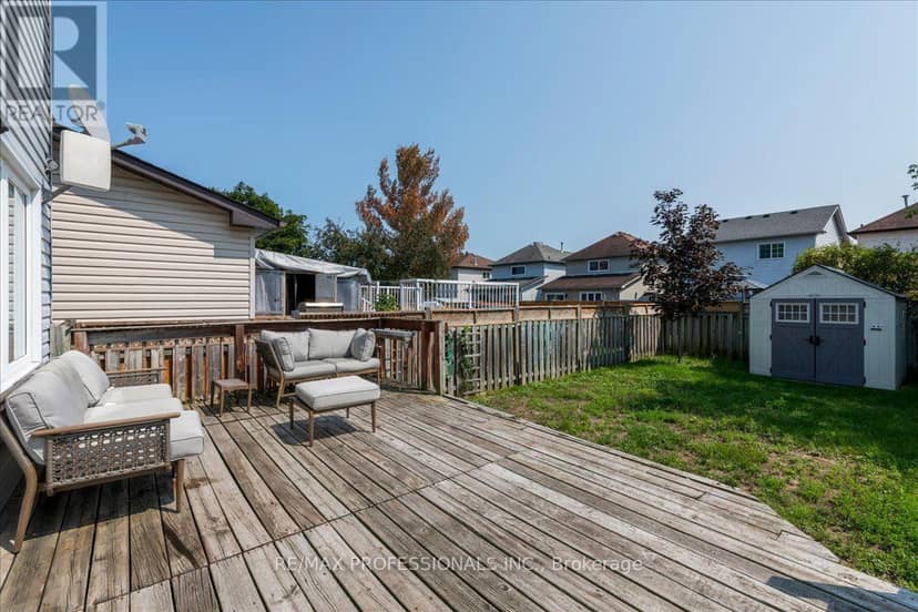 10 Corrie Crescent — photo 24 of 31