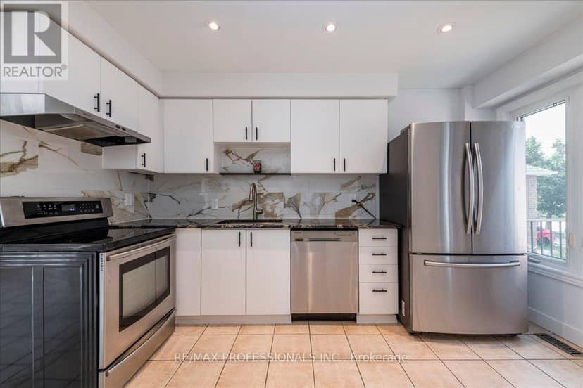 10 Corrie Crescent, Essa, photo 5