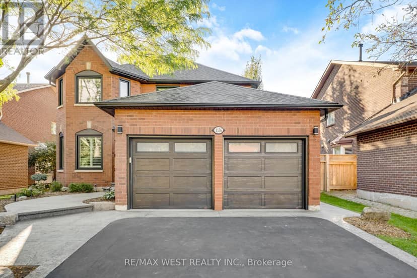 1136 Goodson Crescent — photo 1 of 17