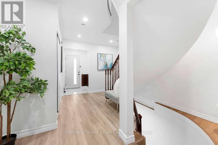4053 Trapper Crescent — photo 15 of 40