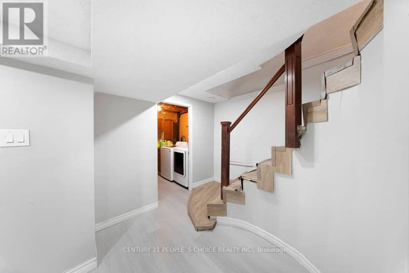 4053 Trapper Crescent — photo 34 of 40