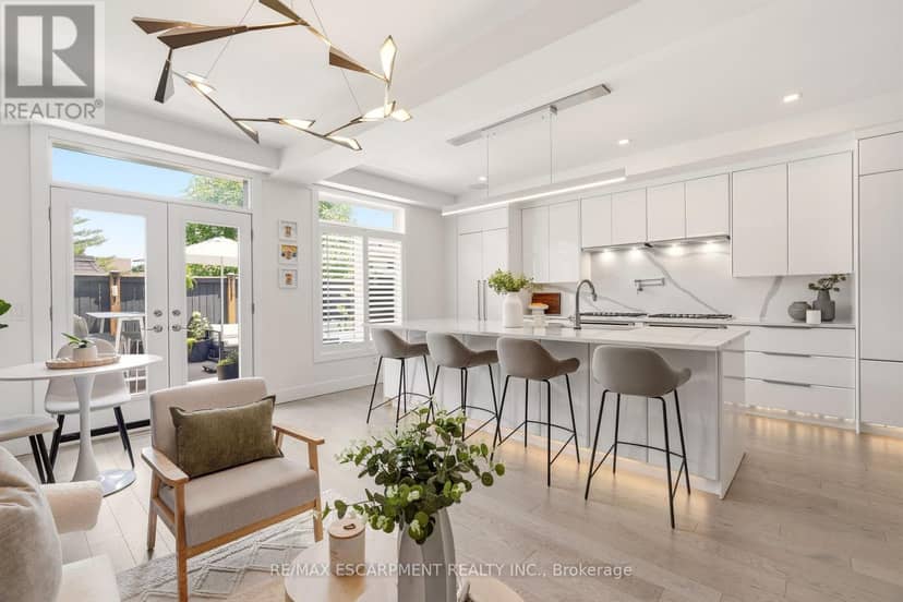 4 - 5056 New Street — photo 13 of 40