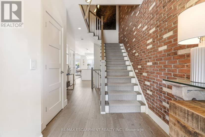 4 - 5056 New Street, Burlington, photo 3
