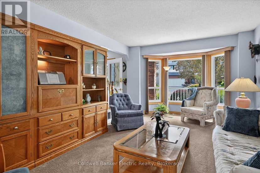 948 Smithside Court, Peterborough, photo 6