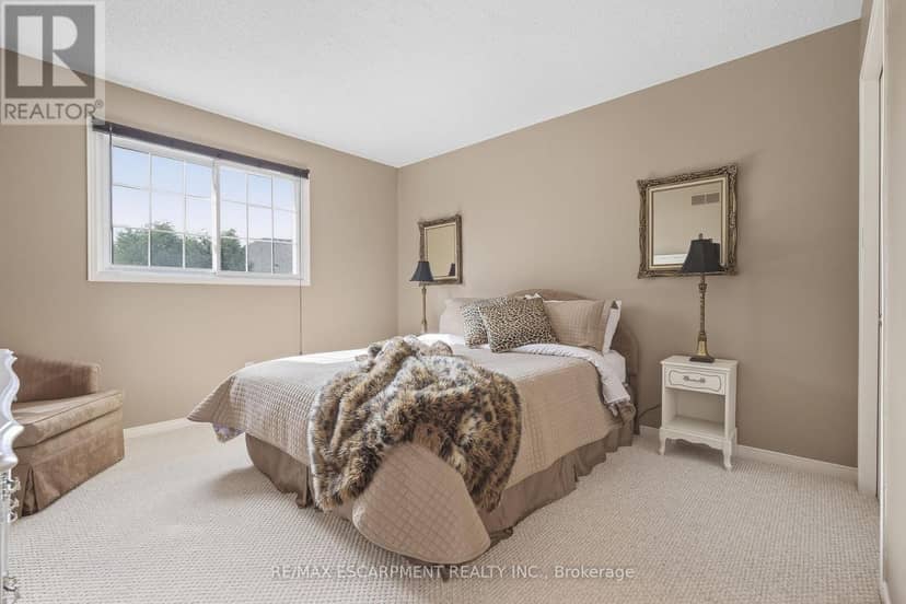 5 Michelle Drive — photo 29 of 40