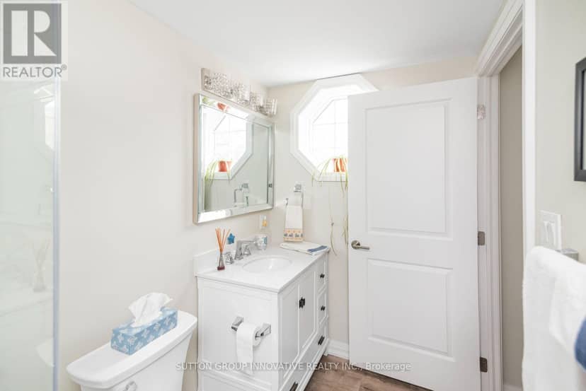 303 - 908 Mohawk Road E — photo 20 of 39
