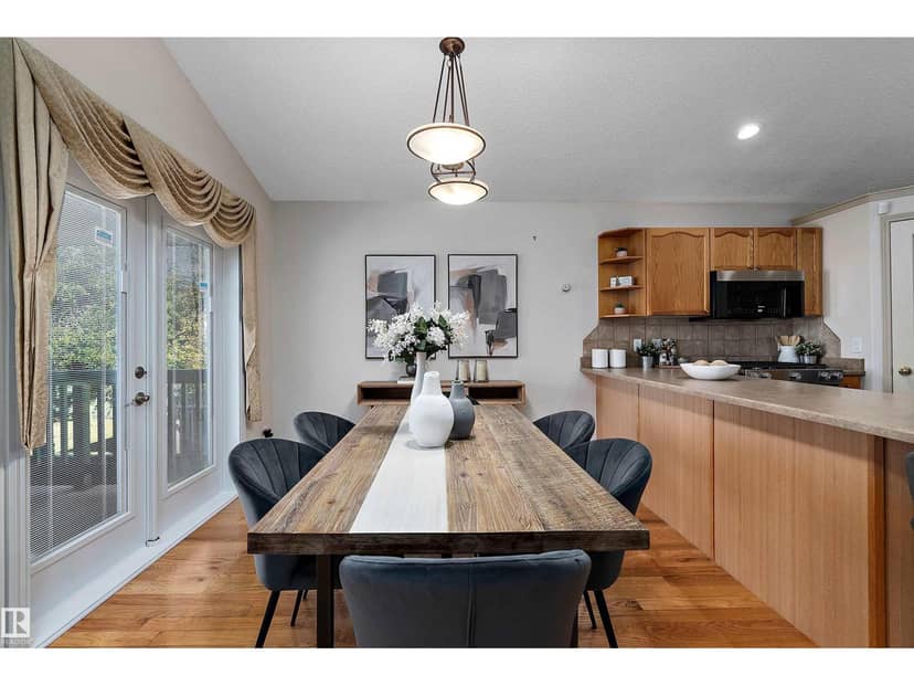 1046 Blackburn Cl SW — photo 11 of 40