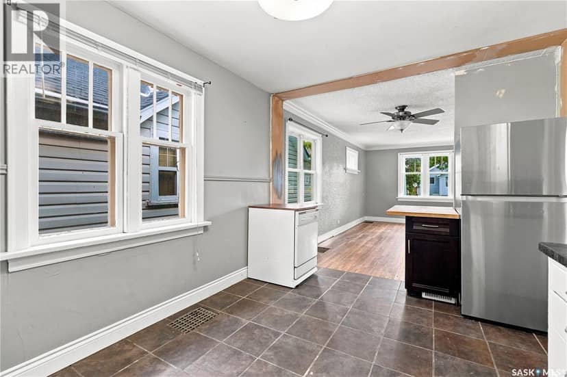 2250 Broder STREET — photo 10 of 27