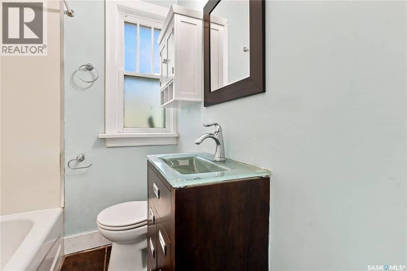 2250 Broder STREET — photo 13 of 27