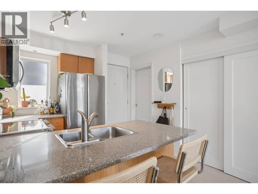 203 2190 W 5th Avenue, Vancouver, photo 5