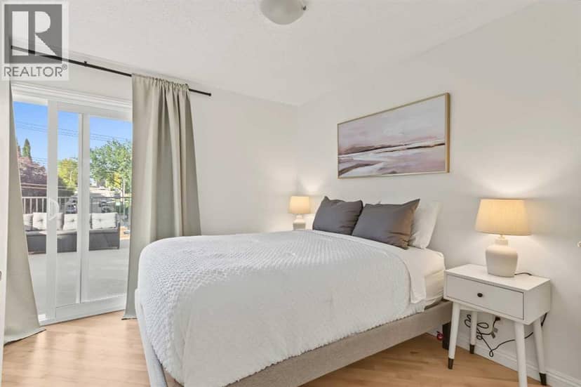 1707 23 Avenue SW — photo 18 of 40