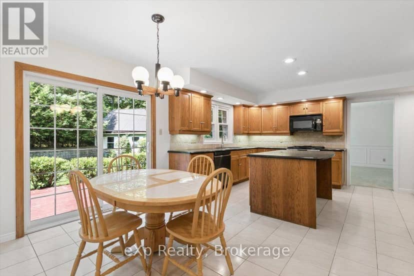 2039 Blacklock Street — photo 11 of 40