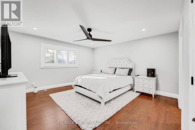 1136 Goodson Crescent — photo 10 of 17
