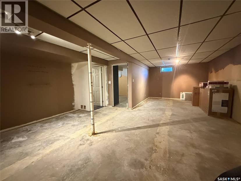 11033 Martin CRESCENT — photo 16 of 36
